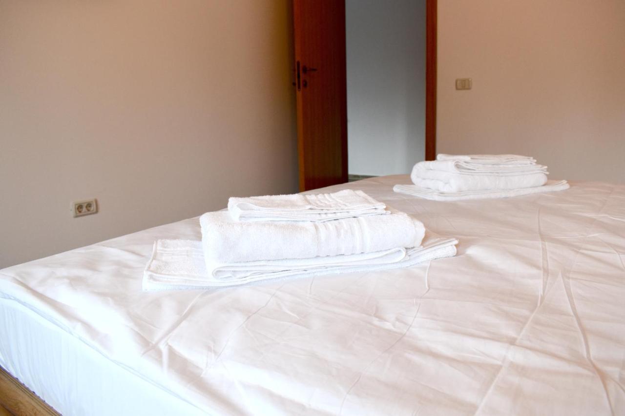 Cosy&Minimalistic Apartments - Haret Building Sinaia Eksteriør billede