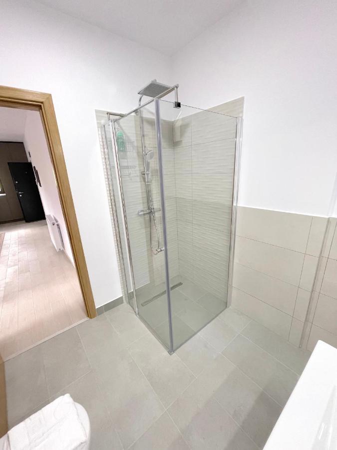 Cosy&Minimalistic Apartments - Haret Building Sinaia Eksteriør billede